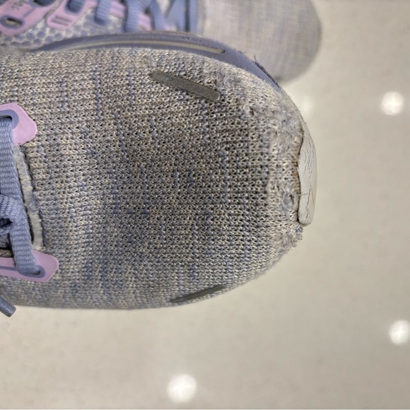 Brooks Lavender and Gray Ghost 10 Athletic Shoes - Picture 7 of 11